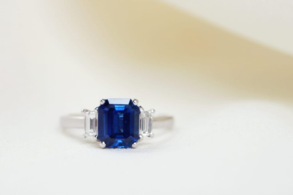 A Buyer’s Guide About The Blue Diamond Gem